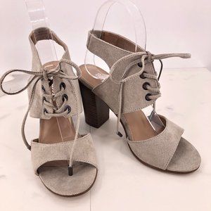 NWOT Sophie 17 Lotus beige tie sandal